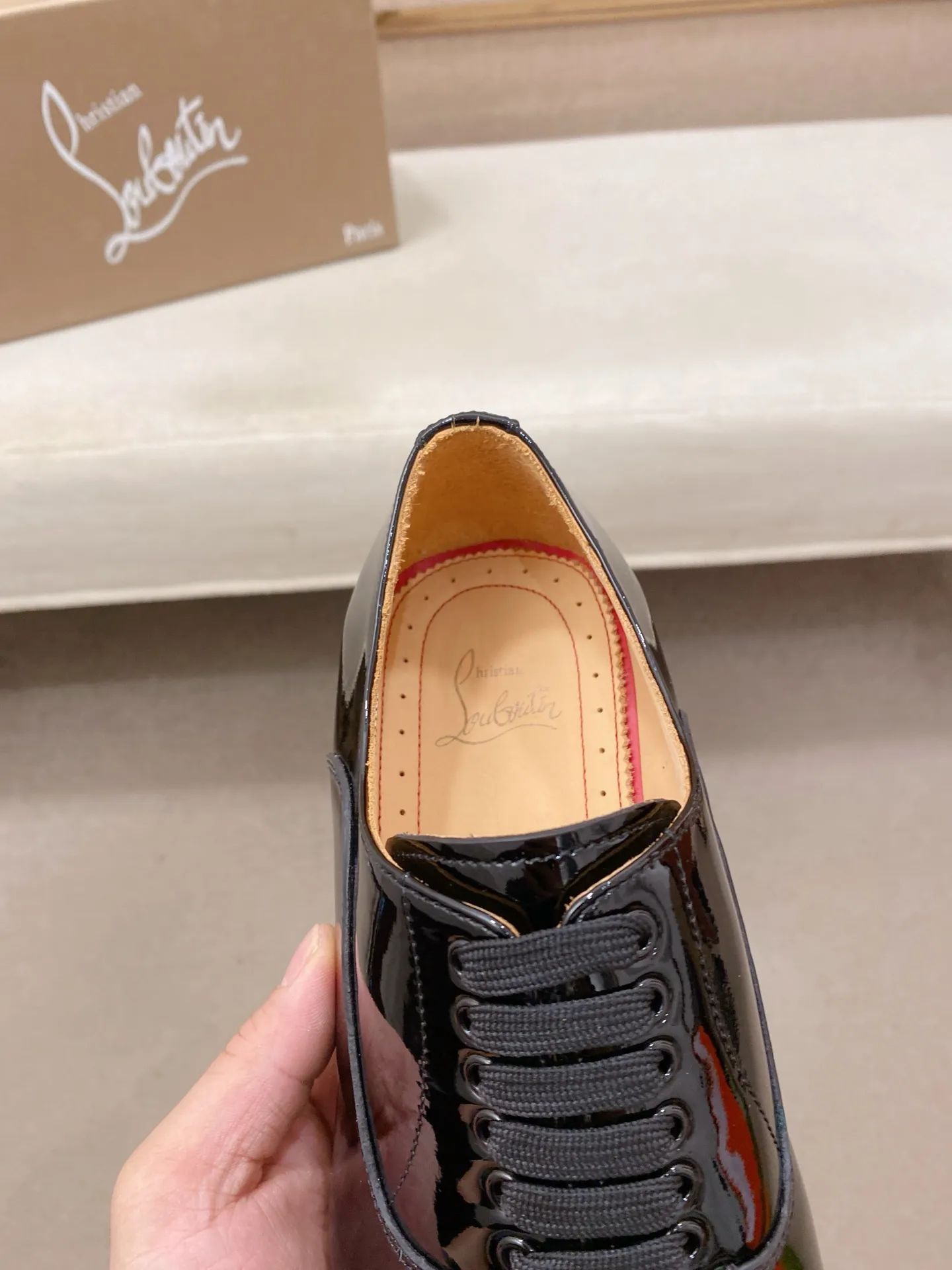 Men's shoes💰:620💰 CL Red bottom series top purchasing agent🔍🔍🇮🇹Italian imported cowhide surface, all imported sheepskin lining💪💪, completely 1⃣️ to 1⃣️reproduction🇮🇹💪💪, ⚠shoes Bottom: The original factory provides the original bottom, the exclusive movable molded bottom is super comfortable, ⚠Original factory follow-up goods, 🔍🔍high quality, you can enter and leave the counter at will, welcome to compare⚠ Code number: 39-44 (38 can be customized, 45 is non-refundable)